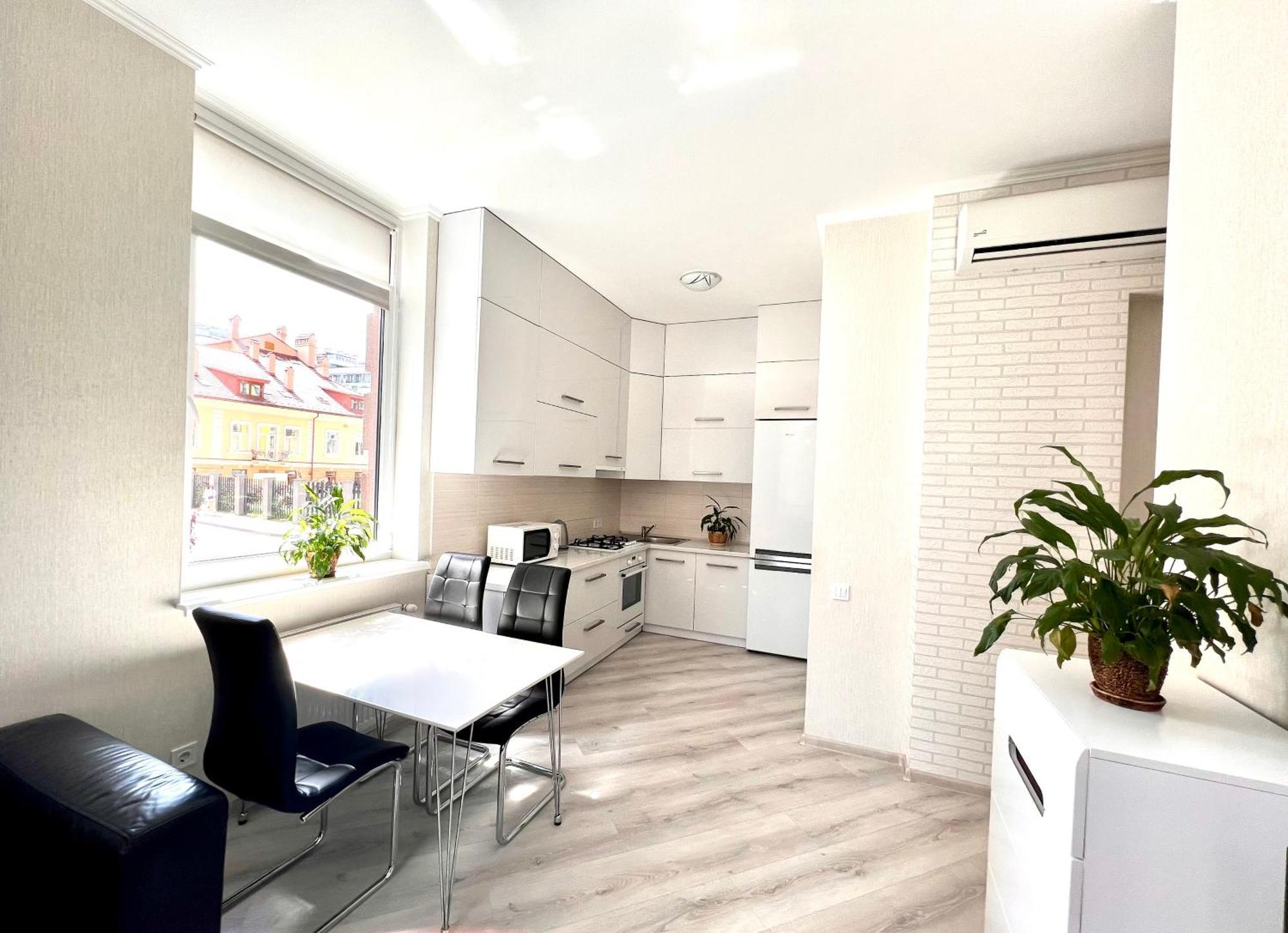 Osapart Beautiful Apartment In A Complex Semycvit Lviv Buitenkant foto